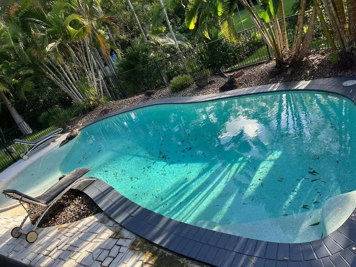Cute And Cosy 1 Bedroom Cabin Mooloolah 0*,  Australien