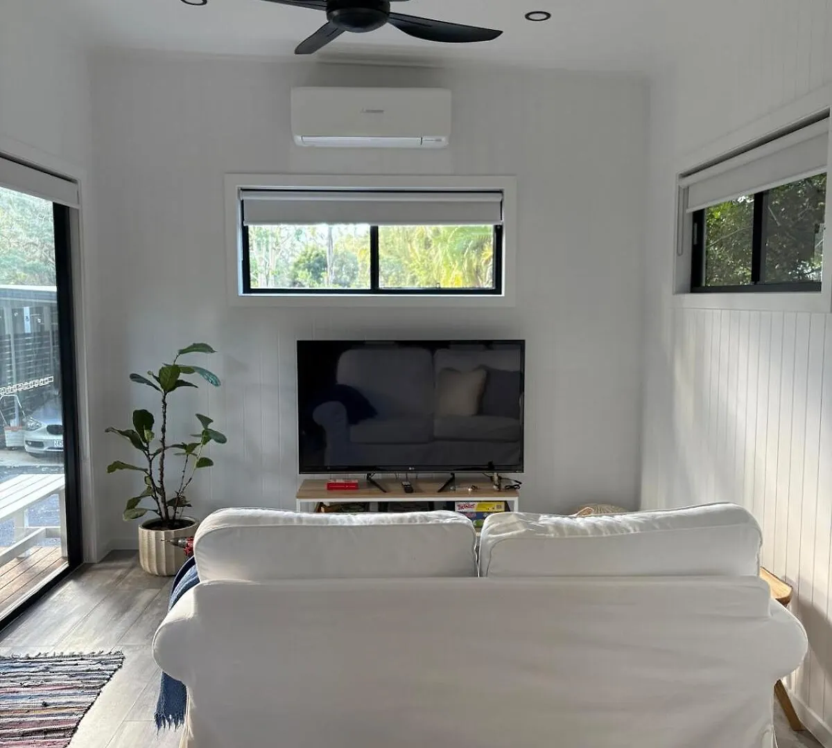 Cute And Cosy 1 Bedroom Cabin Mooloolah